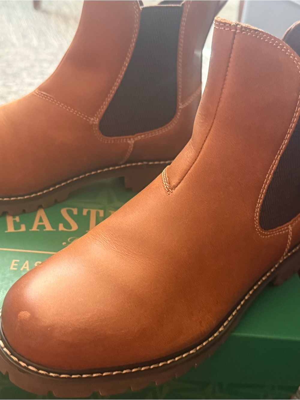 Eastland Ida Chelsea Boot in tan NWT